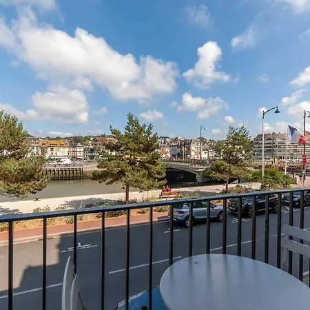 Sleeps 4 With Terrace, 500m Place Morny