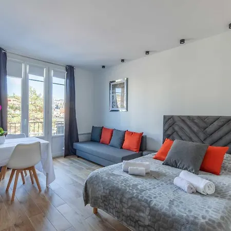 Sleeps 4 With Terrace, 500m Place Morny Apartment *