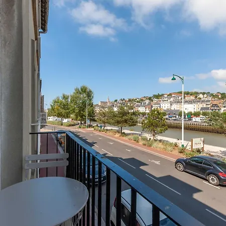 Sleeps 4 With Terrace, 500m Place Morny * Deauville