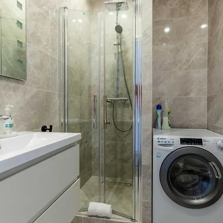 Apartmán Sleeps 4 With Terrace, 500m Place Morny Deauville